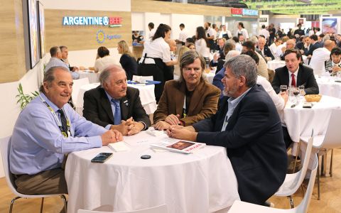Compartiendo impresiones con los representantes del IPCVA con motivo de SIAL 2024