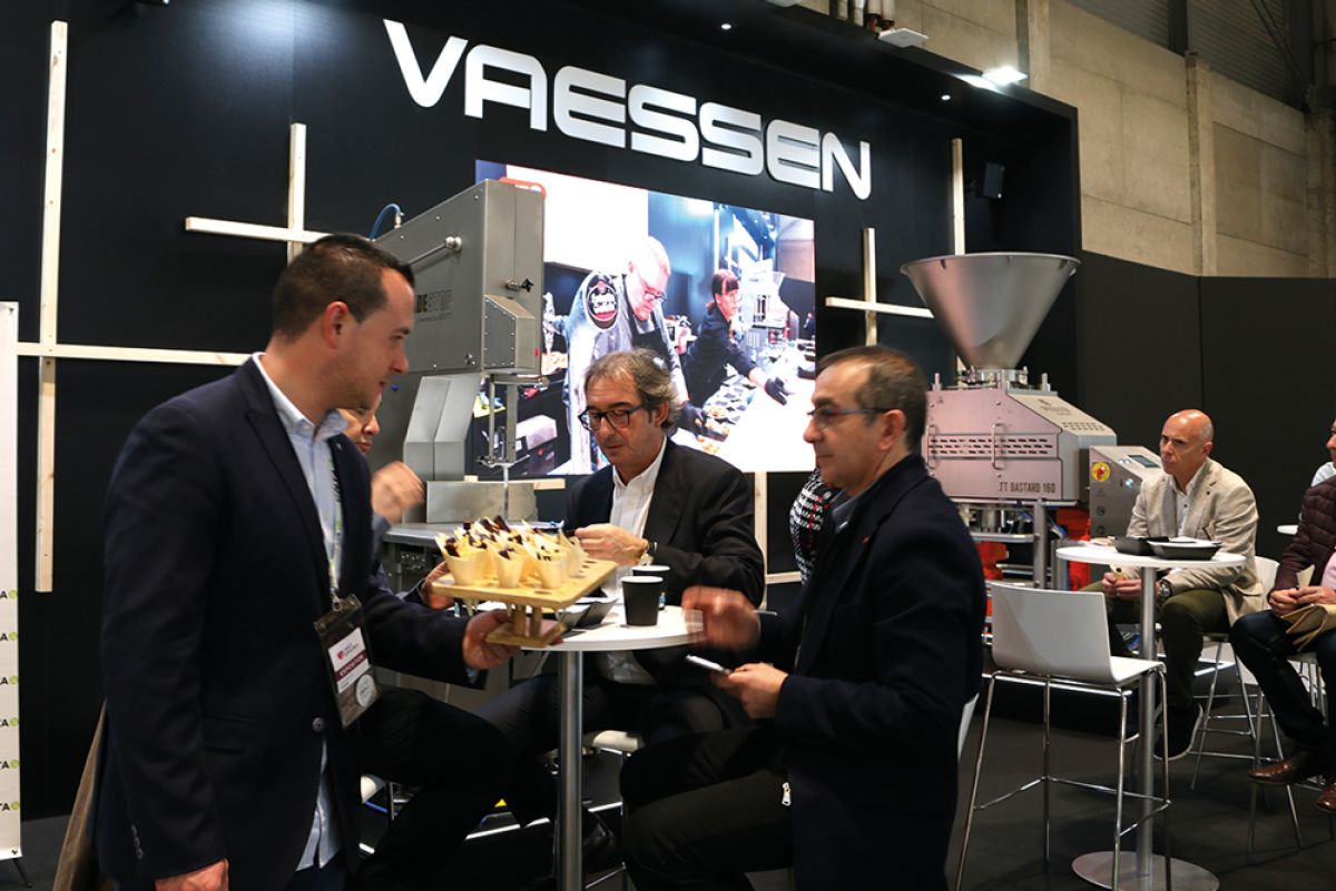 VAESSEN