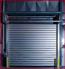 Una de las novedades presentadas por <b>Ángel Mir</b> con más éxito en la feria Bta., es la <i>puerta súper rápida SST para cámaras de congelación</i>.