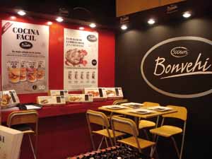 <b>Bonvehí</b> acudió al Salón de Gourmets con 9 productos de exposición y degustación: su nueva gama de fondos para cocinar <i>“Cocina Fácil”</i> en sus variedades de Barbacoa, Estofado, Pollo y Marinera, y  la gama de asados loncheados.