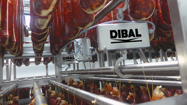 Una edición más, Dibal ha acudido a la Feria de la Industria Cárnica que se celebró en Guijuelo (Salamanca) entre los días 8 y 11 de junio para presentar sus últimas soluciones de pesaje y etiquetado desarrolladas especialmente para el sector cárnico.