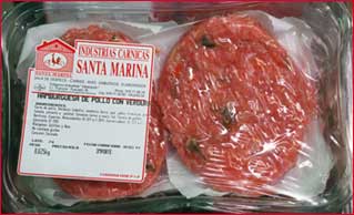 La empresa palentina <b>Industrias Cárnicas Santa Marina</b>, presentó en el Salón de la Alimentación de Castilla y León, entre otros productos, las novedosas <i>hamburguesas de pollo con verduras</i>.
