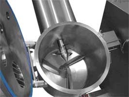 <b>Procesos Industriales Cárnicos, S.L.</b> presenta en su stand la nueva <i>cutter vertical Glass modelo VAS150</i>, que incorpora palas de mezclado y cabezal de corte independientes, así como vapor directo e indirecto, trabajando bajo vacío.