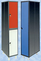 <b>Sacopisa</b> presentó sus taquillas de P.V.C. en color gris, aunque con diferentes colores para las puertas.