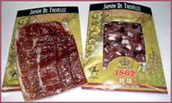 La <b>I.G.P. Jamón de Trevélez</b> presenta una nueva presentación de corte de jamón en lonchas a cuchillo. 